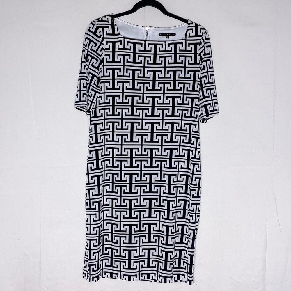 5/$25 Tiana B. Black White Textured Print Knee Length Short Sleeve Dress 10